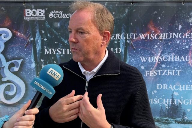 Winter-Lights-Geschäftsführer Michael Hilgers spricht im Interview im Revierpark Wischlingen.