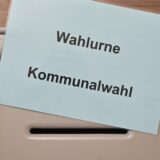 Eine Wahlurne bei der Kommunalwahl