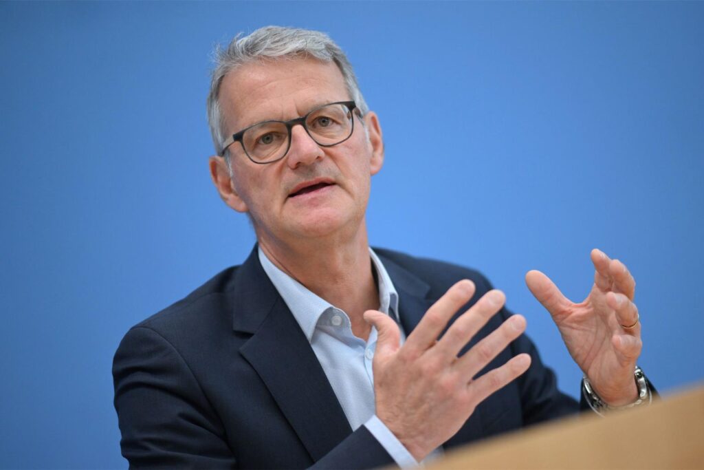 Gerald Gaß, Vorstandsvorsitzender der Deutschen Krankenhausgesellschaft e.V. (DKG), spricht bei einer Pressekonferenz.