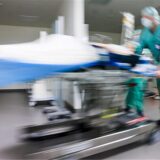 Ein Patient wird in den OP-Saal in einen OP-Zentrum gebracht (Symbolbild).