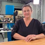 Anke Schneider, Fraktionsvorsitzender von Bündnis 90/Die Grünen im Kreistag von Unna, steht im Studio des Hellweger Anzeigers.