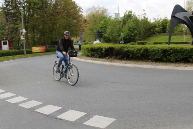 Radfahrer leben am Kreisverkehr in Bork gefährlich. Das soll sich schon seit längerem durch Zebrastreifen ändern.