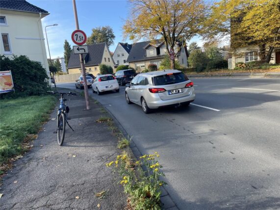 Autos auf dem Beethovenring in Unna
