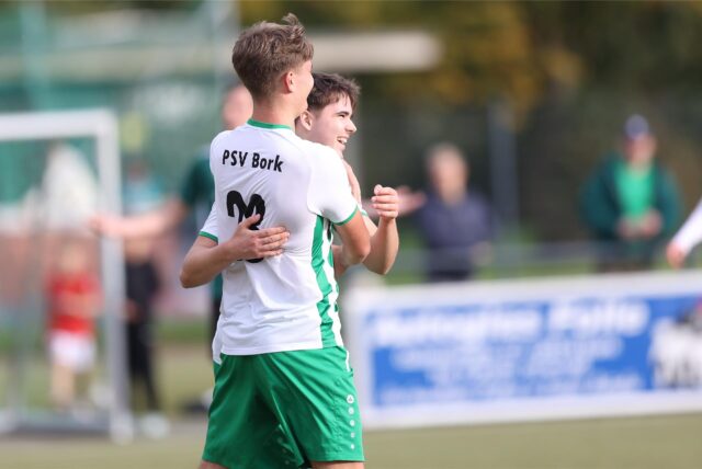 Spieler des PSV Bork beim Torjubel.