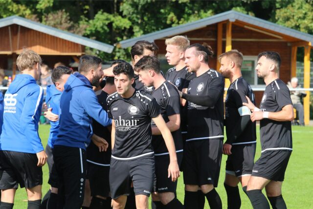 Der VfL Kamen – hier beim 5:0 in Herringen – hat am Wochenende die Tabellenführung übernommen.