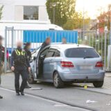 Am helllichten Tag erschießt in Köln ein Unbekannter einen 32-jährigen Mann und flieht auf einem E-Roller. Über die Hintergründe wurde bislang nichts bekannt.