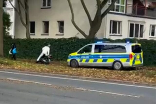 Ein 17-jähriger Rollerfahrer hat in der Dortmunder Nordstadt versucht, vor der Polizei zu flüchten.