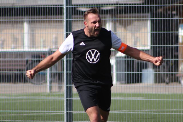Stephan Voigt jubelt.