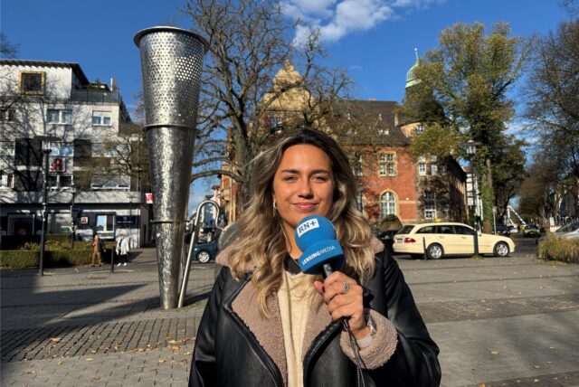 Reporterin Leandra Stampoulis war in der Schwerter Innenstadt unterwegs und hat Passantinnen und Passanten nach deren Meinung zur Zeitumstellung befragt.