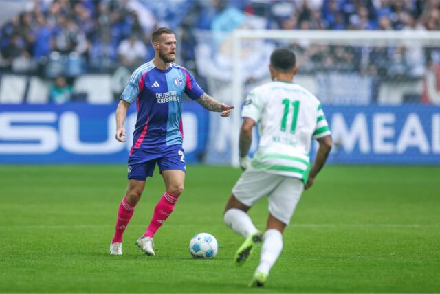 Tomas Kalas (l.) konnte der Schalker Abwehr keine Sicherheit vermitteln.