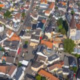 Das Luftbild zeigt den Kern der Unnaer Innenstadt mit Marktplatz und Stadtkirche