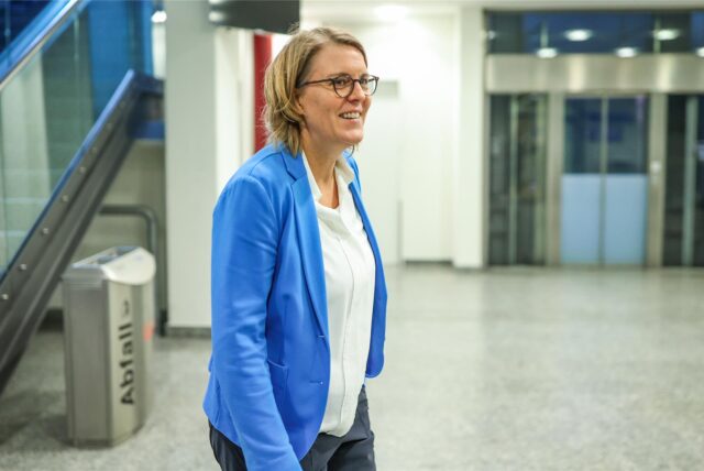 Christina Rühl-Hamers ist beim FC Schalke 04 für die Finanzen zuständig.
