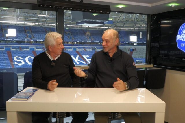 Die Fußball-Legenden Klaus Fischer und Rüdiger Abramczik sprechen im Legenden-Talk über die aktuelle Situation beim S04.