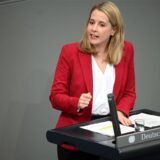 Verena Hubertz (SPD) nimmt an der Aussprache nach der Regierungserklärung von Kanzler Scholz im Bundestag zum EU-Rat teil. (Archivbild)