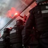 Der Missbrauch von Pyrotechnik habe in den ersten drei Spielklassen weiter zugenommen, heißt es im Jahresbericht der ZIS. (Archivbild)