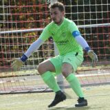Dennis Hegemann im Torwart-Dress und in Aktion am Pfosten.