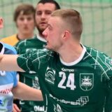 Till Stock, dem immerhin zehn Tore gelingen sollten, konnte es auch nicht richten: Sein SuS Oberaden unterlag dem VfL Mennighüffen sang- und klanglos mit 26:37.