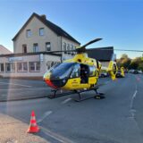 Der Rettungshubschrauber Christoph 8 steht nach einem Unfall auf der Bergstraße in Heeren-Werve.