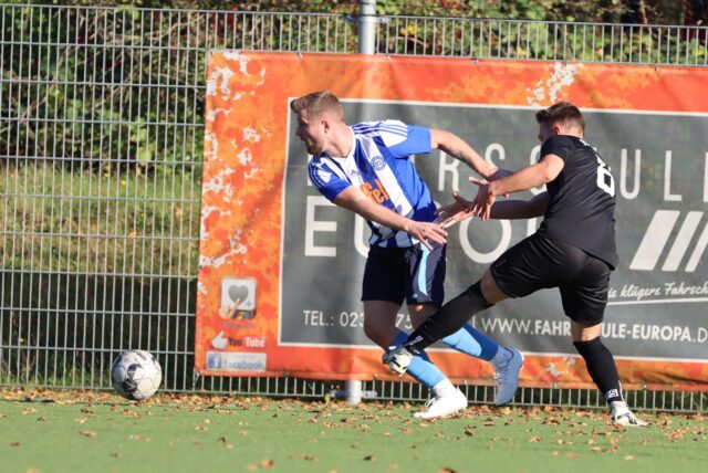 Bastian Ehrentraut dribbelt.