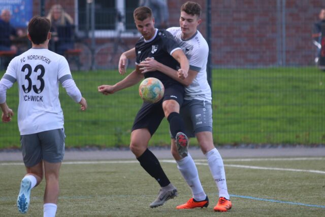 Ein Spieler des SC Altenrheine, hier ein Archivfoto vom Spiel beim FC Nordkirchen, hat sich gegen den SV Burgsteinfurt schwer verletzt.
