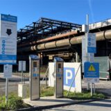 Parkscheinautomaten vor dem alten Hochofen auf Phoenix-West in Dortmund.