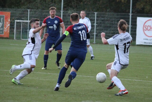 Marius Mantei setzt zum Dribbling an.