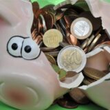 Ein Sparschwein ist geschlachtet worden (Symbolbild für verschuldete Städte und Gemeinden im Kreis Unna).