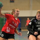 Carla Verhasselt wirft den Ball.