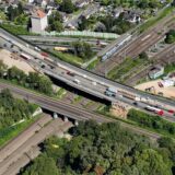 Die Autobahn A3 am Autobahnkreuz Duisburg-Kaiserberg.