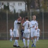 Spieler des BV Brambauer bejubeln einen Treffer.