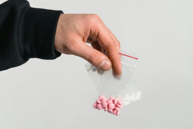 Die Bundespolizei hat bei einem 22-Jährigen am Dortmunder Hauptbahnhof 51 Gramm Amphetamine gefunden. (Symbolbild)