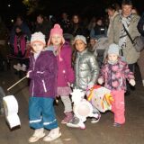 Kinder der Aloysiusschule am Samstag beim Martinsumzug der Kolpingsfamilie in Holzwickede.
