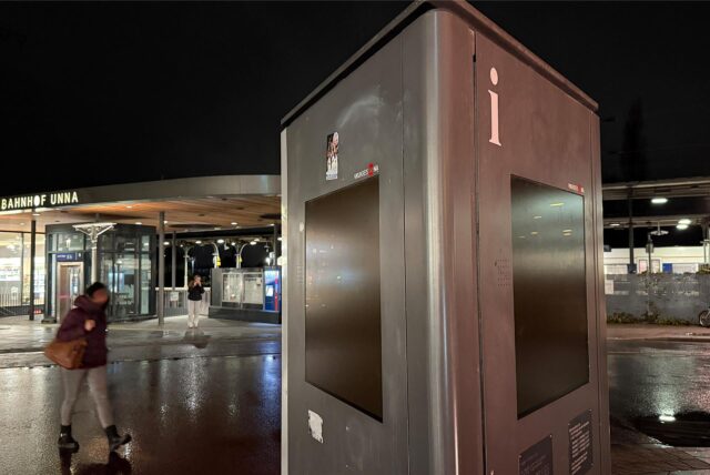 Am Busbahnhof Unna sind die digitalen Anzeigetafeln ausgefallen.