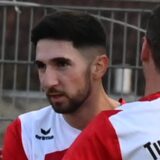 Muharem Selimi (M.) war beim TuS Hemmerde gegen den SuS Lünern der gefeierte Mann. Er traf dreifach und führte seine Mannschaft zum Auswärts-Derbysieg.