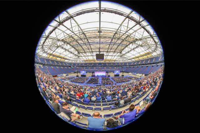 12.06.2022, Fussball, Saison 2022/2023, 1. Bundesliga, Mitgliederversammlung FC Schalke 04, Veltins Arena des FC Schalke 04 ist mit 4013 stimmberechtigten Mitgliedern gefüllt.