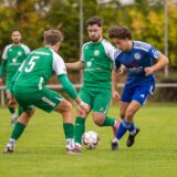 Nils Bartke (r.) und der Holzwickeder SC treten am Sonntag beim FC Brünninghausen.