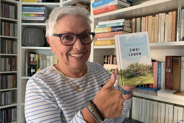 Buchcover „Zwei Leben“