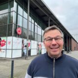 Lange war unklar, wie es mit dem ehemaligen Real-Gebäude in der Evinger Mitte weitergeht. Nun lässt Bezirksbürgermeister Oliver Stens die Katze aus dem Sack.