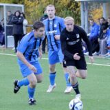 Santino Benning von Eintracht Werne im Zweikampf mit seinem Gegenspieler vom SV Westfalia Rhynern II.