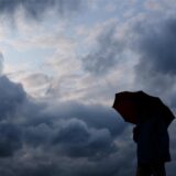 Gewitterwolken und eine Silhouette