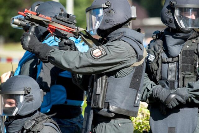 Polizisten bei einer Übung am LAFP in Selm-Bork.