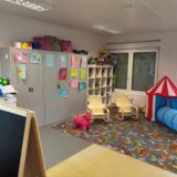 Kinderspielzeug in einem Container der Flüchtlingsunterkunft in Selm