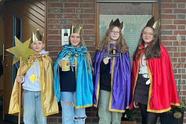 Jonas, Laura, Lea und Sofia (von links) sind seit Jahren Sternsinger in Bork. Sie freuen sich in jedem Jahr auf die Aktion.