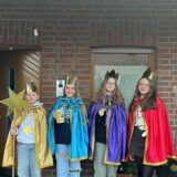 Jonas, Laura, Lea und Sofia (von links) sind seit Jahren Sternsinger in Bork. Sie freuen sich in jedem Jahr auf die Aktion.