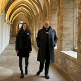 Thale Schmitz und Pastor Stefan Tausch vom Katholischen Forum freuen sich auf die Sießener Franziskanerinnen und die Gründung des Cityklosters.
