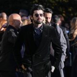 Zayn Malik (M) nach der Trauerfeier für One Direction-Sänger Liam Payne in der St. Mary’s Church.