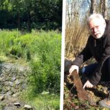 Rolf Böttger vom Bereich Umwelt der Stadt Unna sitzt neben dem ersten Teich im Bornekamp in Unna.