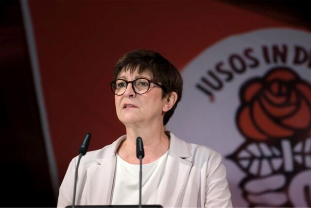 SPD-Chefin räumt ein, dass die Debatte über die K-Frage nicht gut gelaufen ist. Einen langfristigen Schaden sieht sie aber nicht.