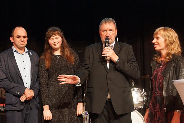Michael Tracz (2.v.r.) lädt am Samstag zur 13. Champions-Gala in die Stadthalle Unna ein.