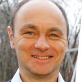 Kommerz siegt über Kindeswohl: Schulleiter Bernd Kleinschnitger findet die Aufstellung eines Snackautomaten direkt vor seiner Schule dreist.